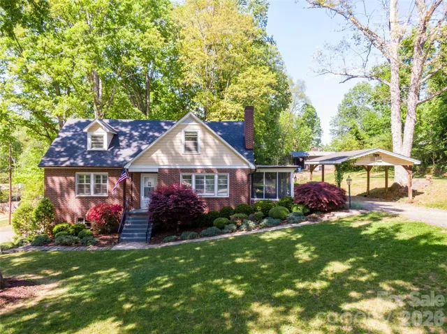 Welcome Home! This is a 2 story, 5 bedroom, 2.5 bath home in Hickory, NC.