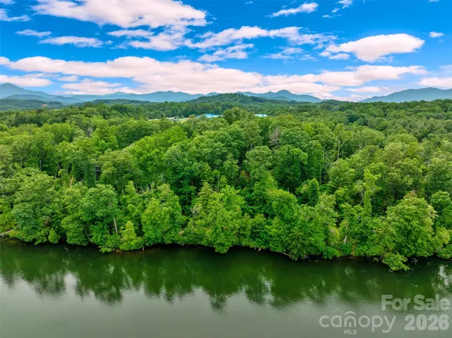 Water frontage and the privacy of a gated enclave in Biltmore Lake