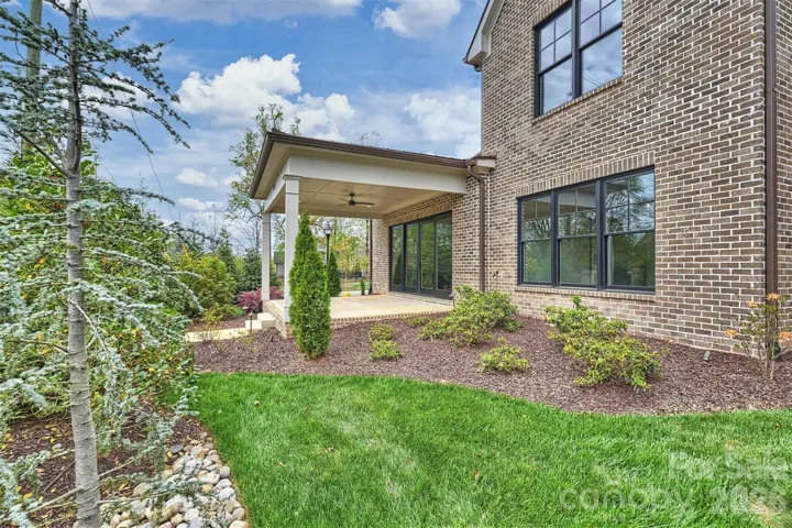 Beautiful Landscaping! 