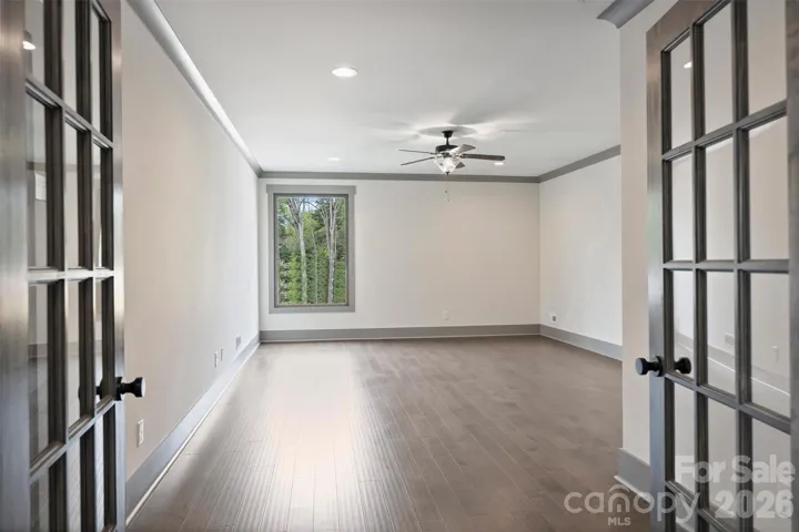 Bonus Room w/ 2nd Laundry Room