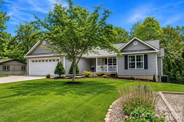 beautiful home in gorgeous neighborhood. Virtually enhanced grass
