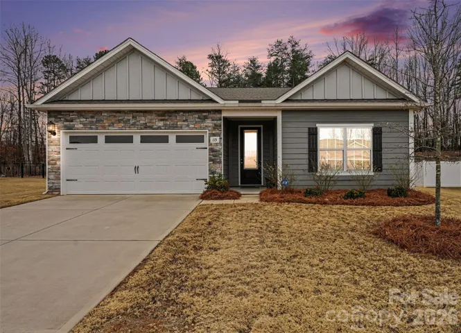 Immaculate, move-in ready ranch