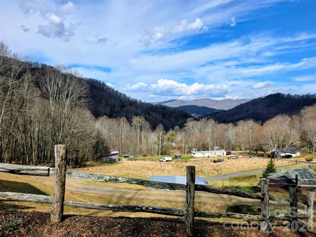 Mountain views from circular driveway