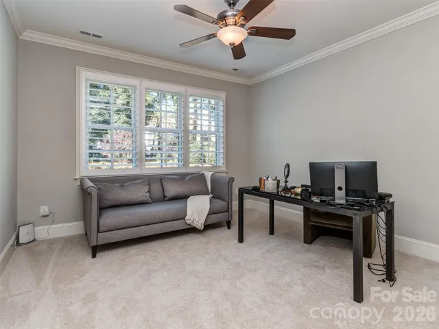 Spacious Guest Suite with Private Bath