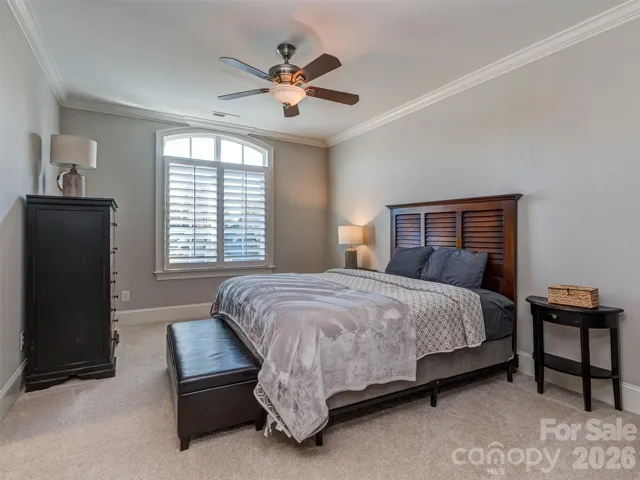 Spacious Guest Suite with Private Bath