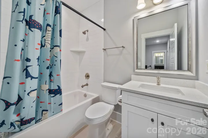 Bedroom #5's bathroomBathroom #3