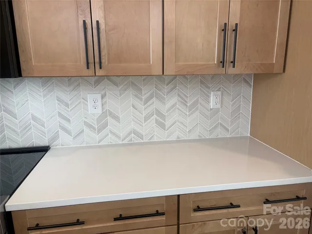 Backsplash, counter, cabinet design selection
