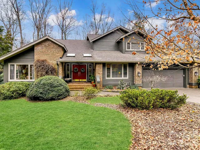 Welcome to 1109 Iverleigh Trail!