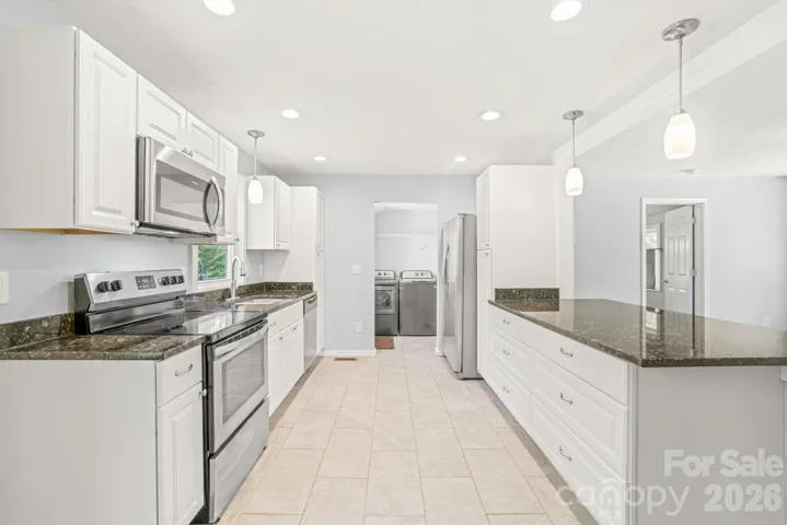 Spacious Kitchen Space