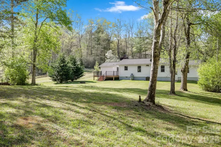 Well Maintained Flat Back Yard