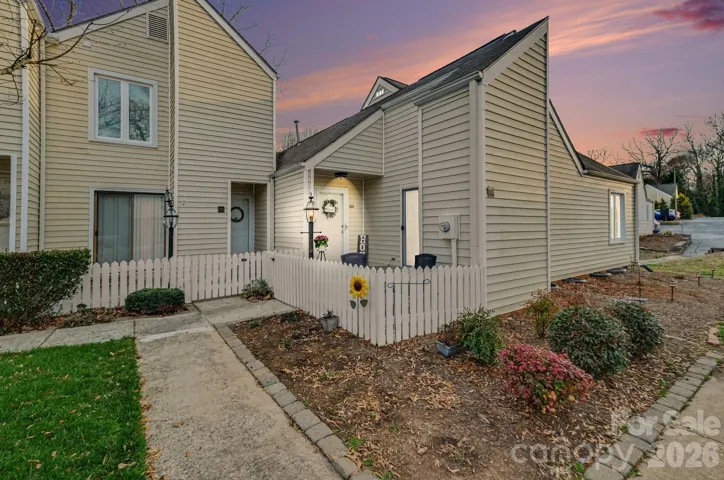 201 Eastwood Dr Unit 401, Salisbury, NC