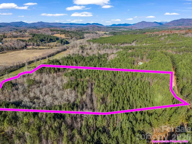 WOW!!! Acreage, power and also running water throughout different quadrants for animals or to have fun on an UTV (**safety first!)