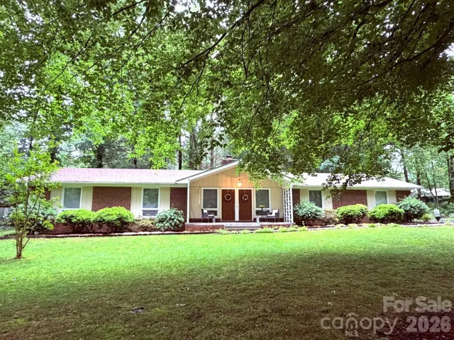 Brick low maintenance home