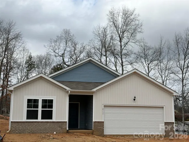 Escape- 3 bedroom, 3 bath home.
