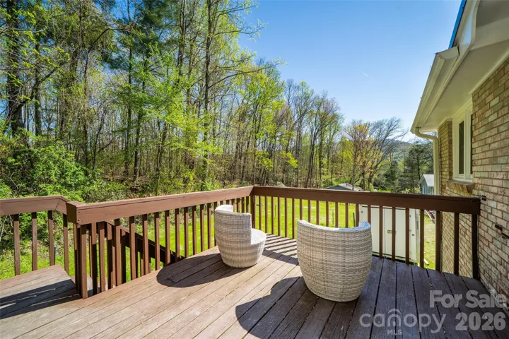 peek-a-boo mountain views