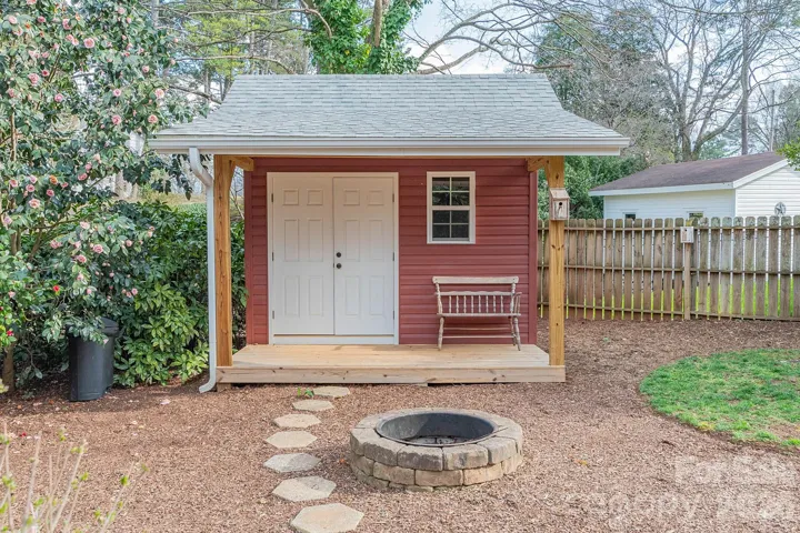 Spacious outdoor tool shed