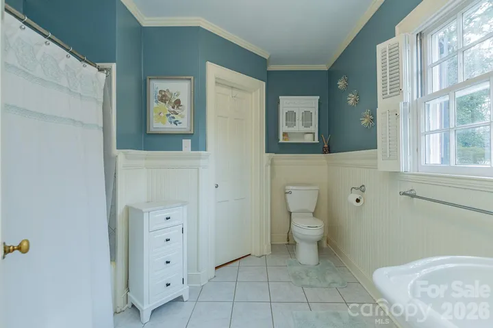 Bedroom Ensuite Bathroom