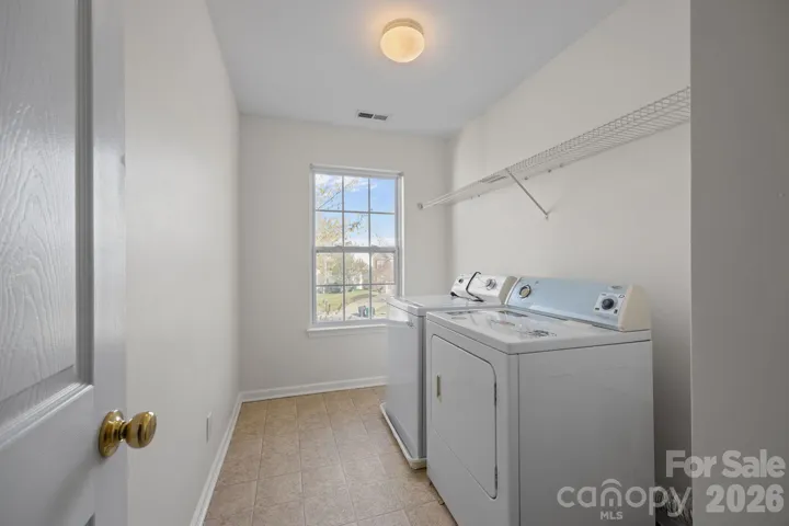 Large Laundry Room Upper Level 