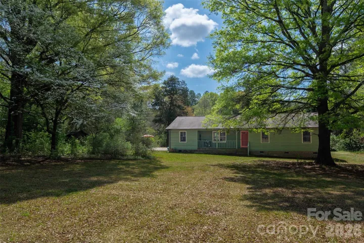 Beautiful treed lot
