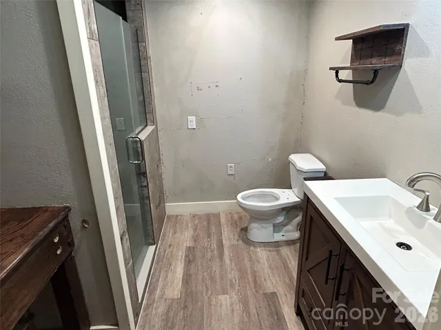 Basement full bathroom