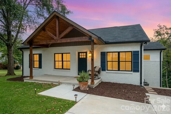 Welcome Home: 503 E Circle Dr.