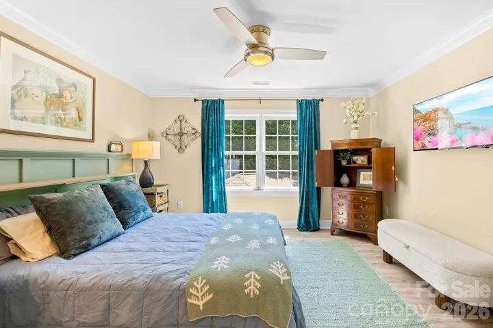 The 3rd bedroom has plenty of space overlooking the backyard and connects to the jack-n-jill bathroom.