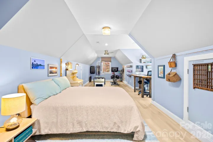 This bonus bedroom 4 connects to a jack-n-jill bathroom.