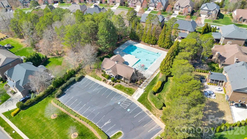 Community Pool & Clubhouse