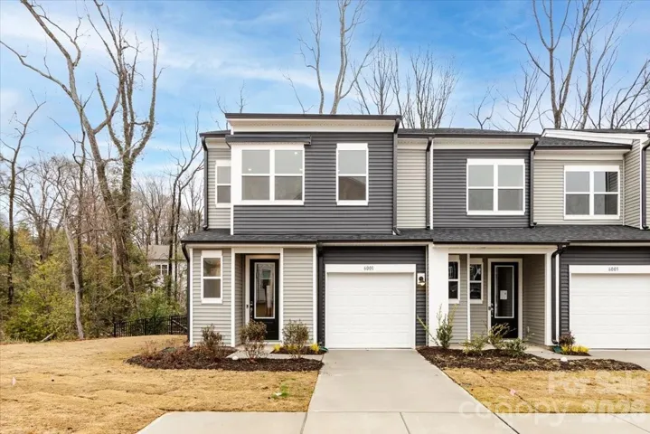 Low-Maintenance 2-Story Townhome Living Charlotte. NC