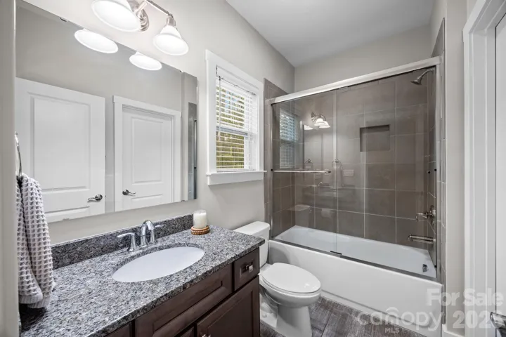 En Suite Bathroom