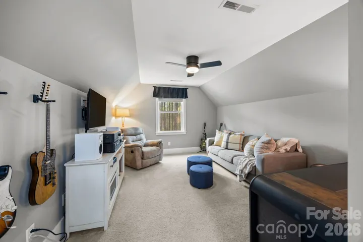 Upstairs Bonus Room/4th Bedroom