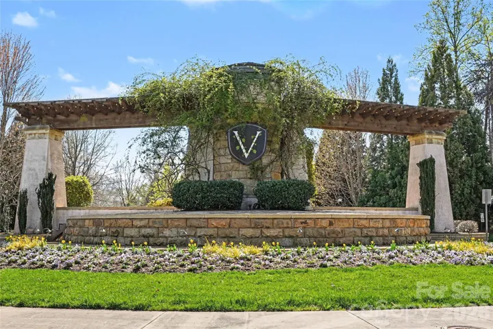 Neighborhood entrance 