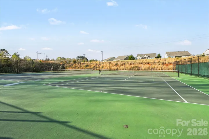 Tennis/pickleball courts
