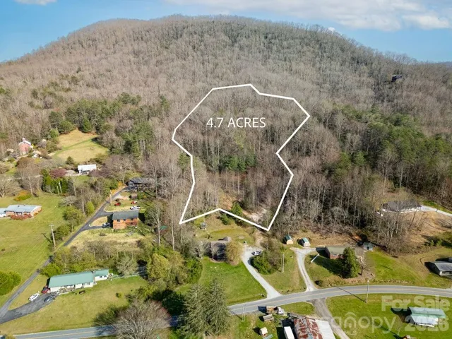 +/- 4.7 Unrestricted Acreage w/Approx. Boundary Line