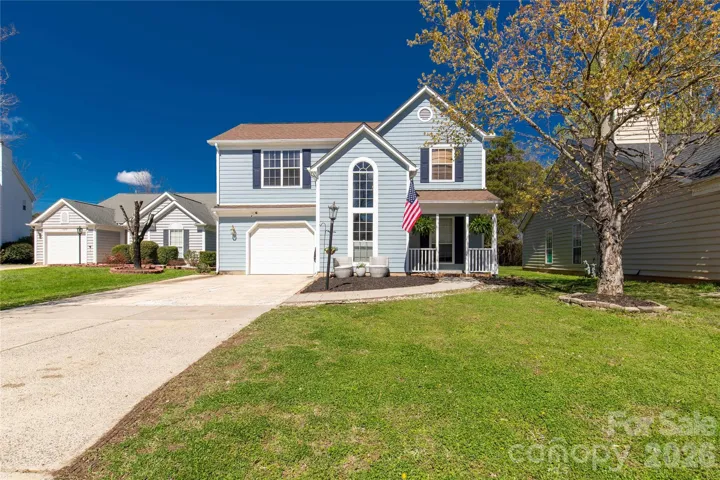 Love the driveway! Room to park many cars on it!