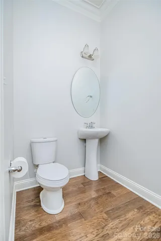 Level 1 Half Bath
