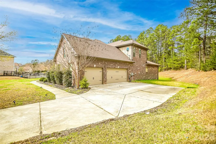 3 Car Garage nearly 1,000 sq ft. Singe Bay and Double Bay