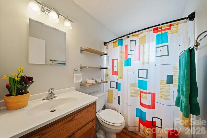 Main level full bathroom.