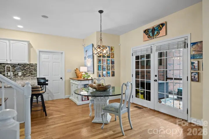Breakfast Room