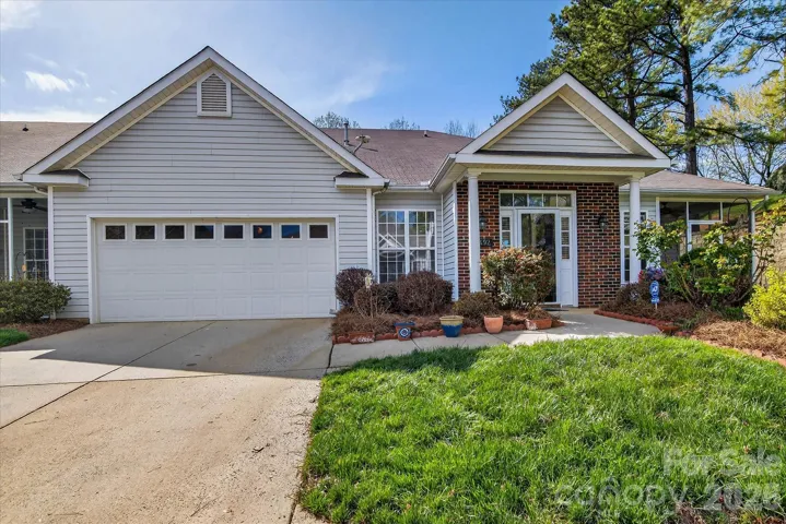 4492 ANTELOPE LN LOCATED IN THE HEART OF NORTH CHARLOTTE!