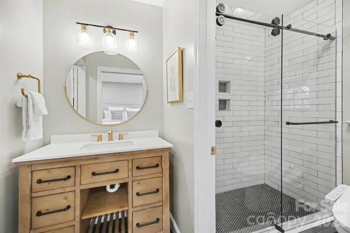 Full bath in basement