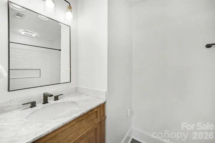 Ensuite bathroom for Bedroom 2