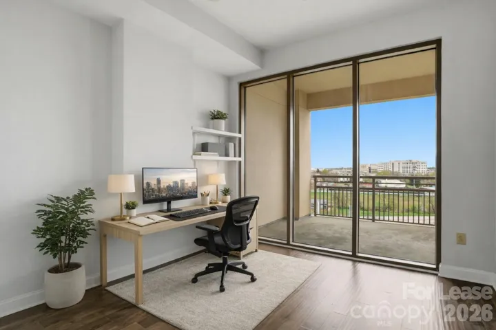 2nd bedroom - perfect for a home office!