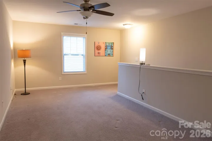 Upstairs Bonus-Loft Room
