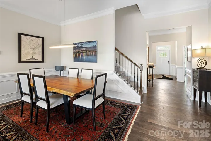 Dining Entry
