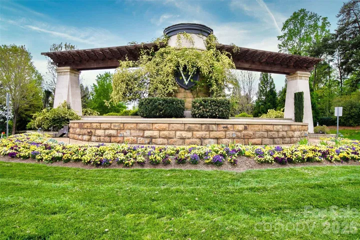 Vineyards Roundabout