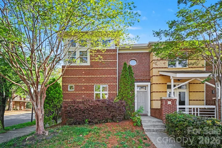 Welcome to 701 E 8th Street