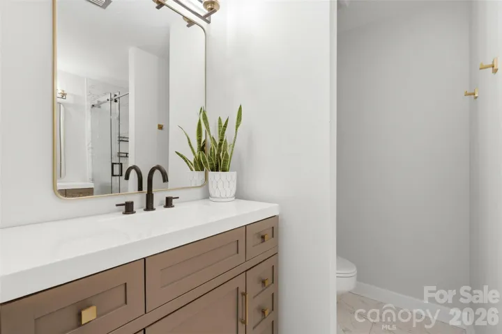 Primary- Double Vanity Bathroom