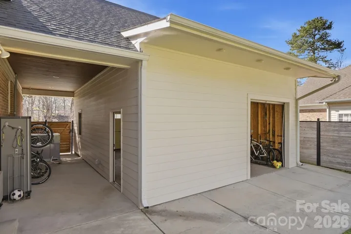 Garage (back)