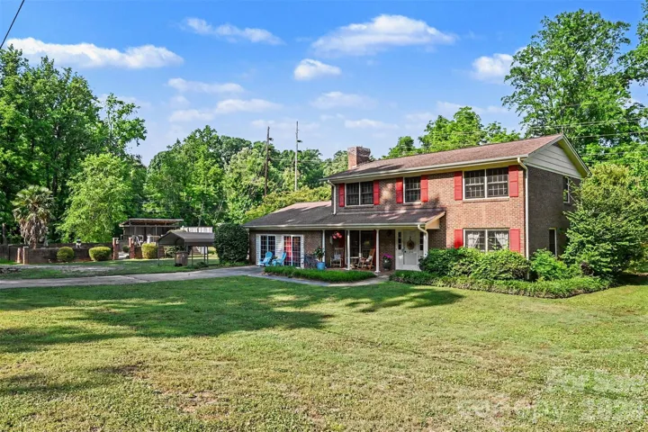 Welcome to 312 Windsor Drive!